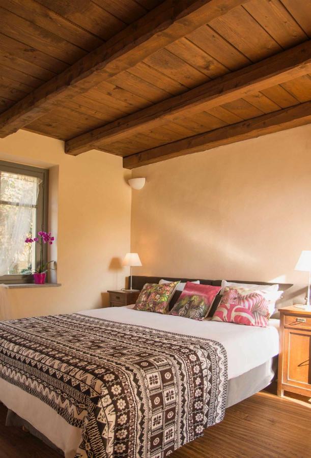Cascina Canee Angera Bagian luar foto